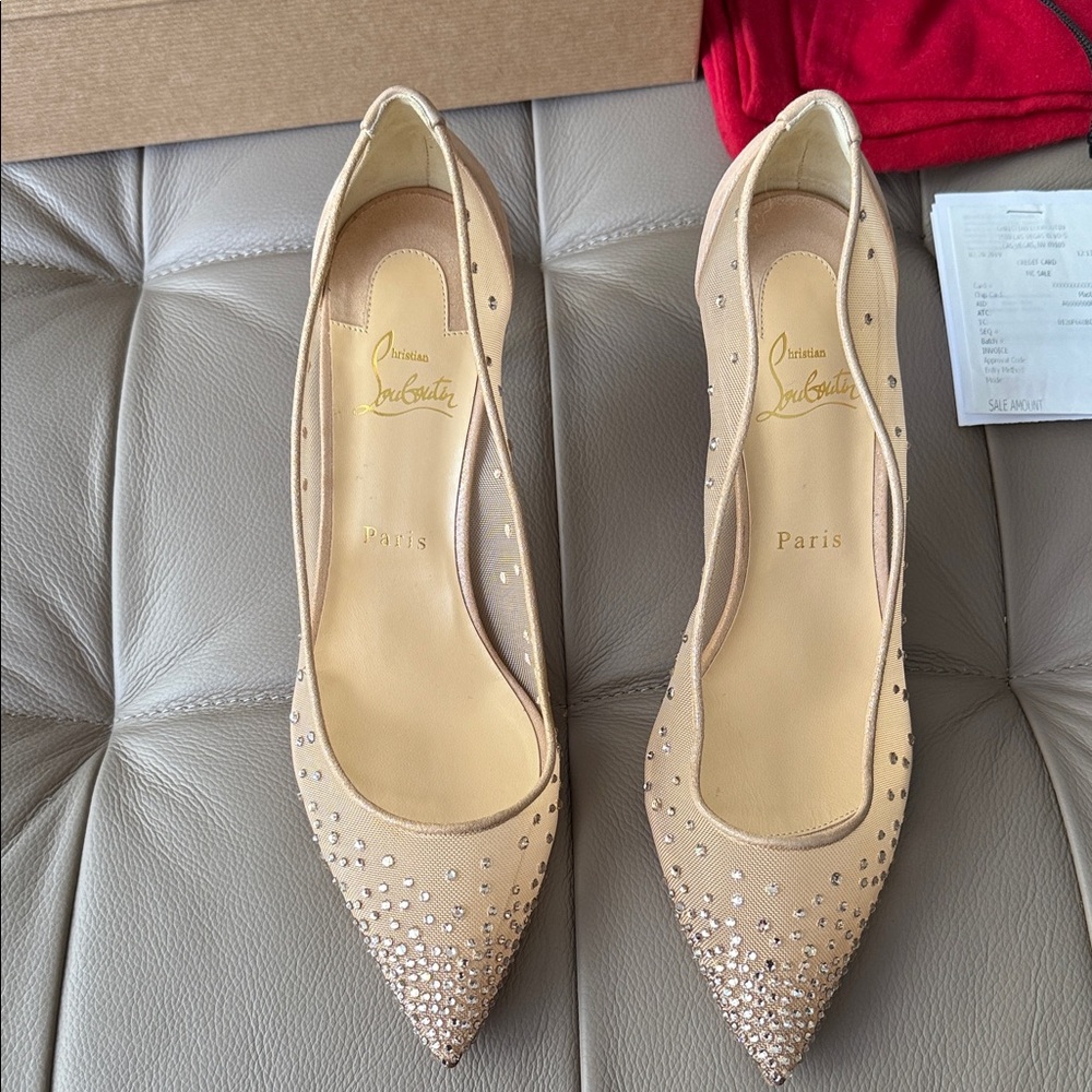 NWT Christian Louboutin Beige Studded Heels size 40.5